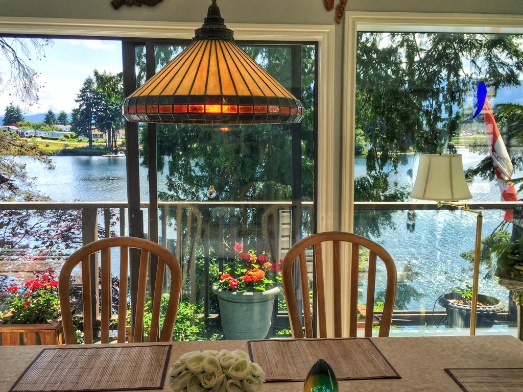 Long Lake Waterfront Bed And Breakfast Nanaïmo Extérieur photo