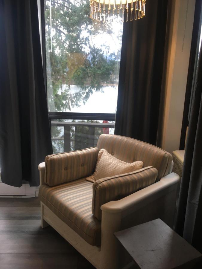 Long Lake Waterfront Bed And Breakfast Nanaïmo Extérieur photo
